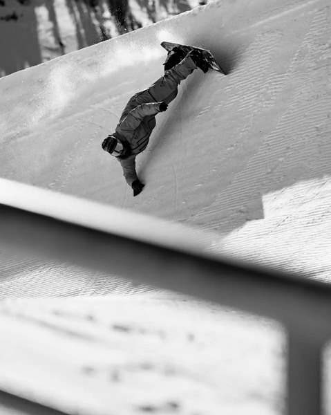 Jones Stratos Snowboard 2027